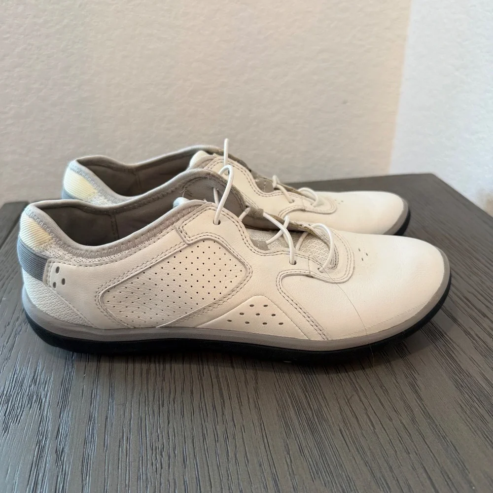 Clarks Privo Sneakers White Leather Bungee Lace Walking Womens Sz 8 Comfortable